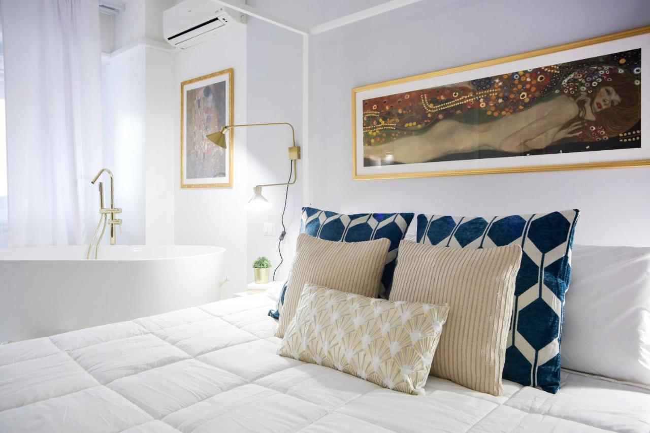 Glamorous Flat With Jacuzzi, King Size Bed And Small Balcony Perugia Exteriér fotografie