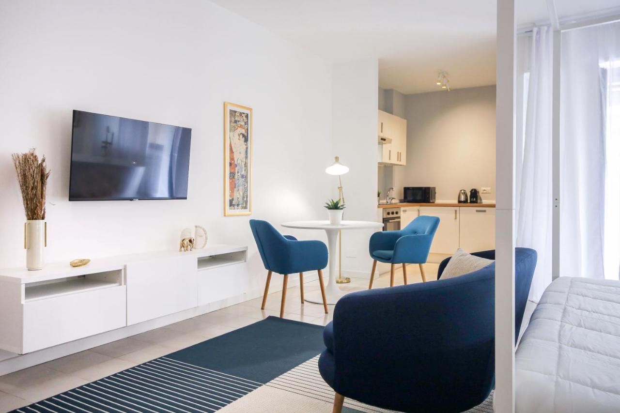Glamorous Flat With Jacuzzi, King Size Bed And Small Balcony Perugia Exteriér fotografie