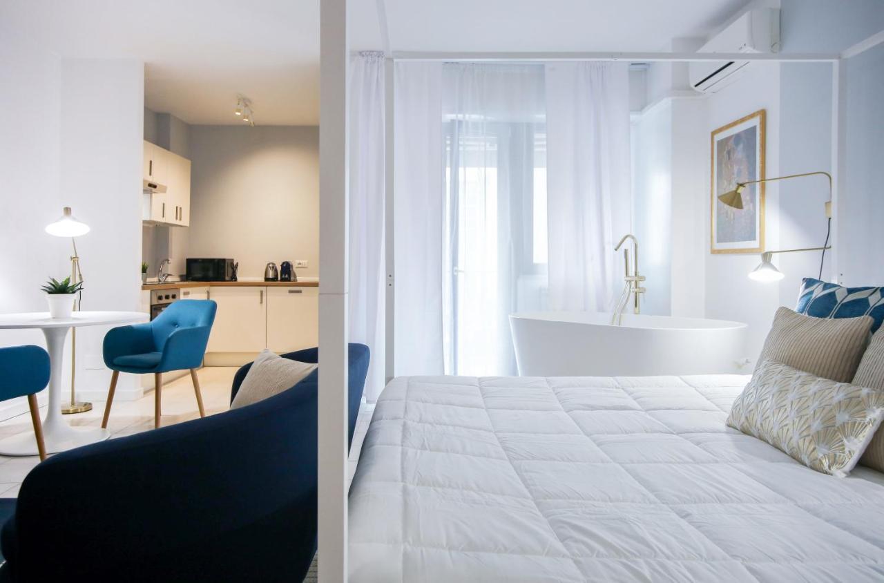 Glamorous Flat With Jacuzzi, King Size Bed And Small Balcony Perugia Exteriér fotografie