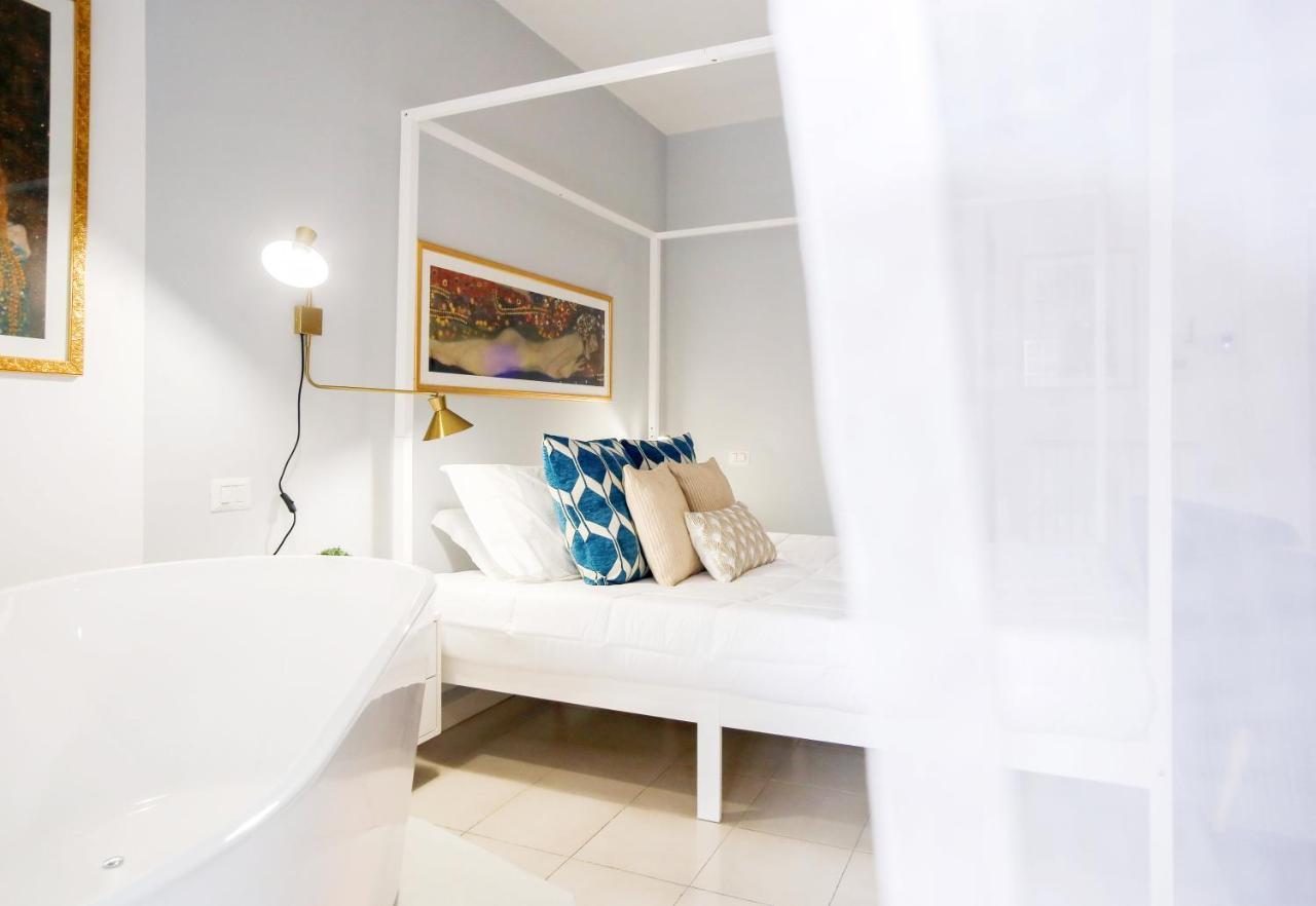 Glamorous Flat With Jacuzzi, King Size Bed And Small Balcony Perugia Exteriér fotografie